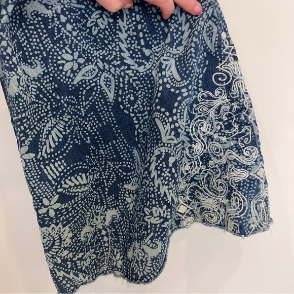 ❤️💜💙💛 FREE PEOPLE Blue Float On Flare Jeans Embroidered Paisley Jeans Size 28 - Picture 6 of 16